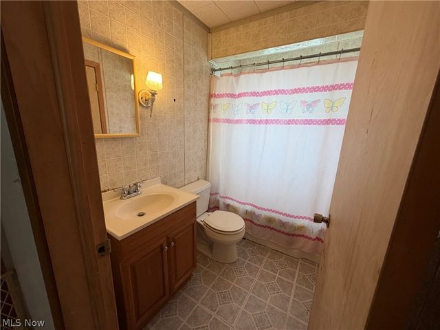 1546 Meadowbrook, Youngstown, OH 44514