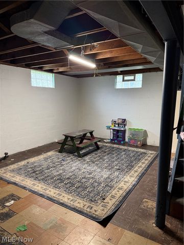 1546 Meadowbrook, Youngstown, OH 44514