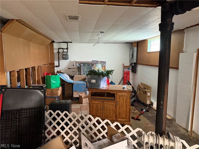 1546 Meadowbrook, Youngstown, OH 44514