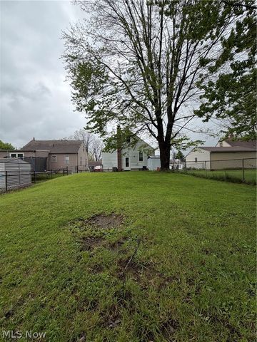 1546 Meadowbrook, Youngstown, OH 44514