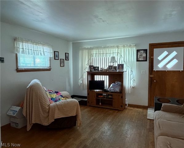 1546 Meadowbrook, Youngstown, OH 44514