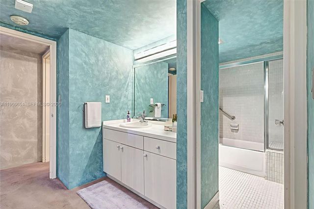 20100 W Country Club Dr 405, Aventura, FL 33180