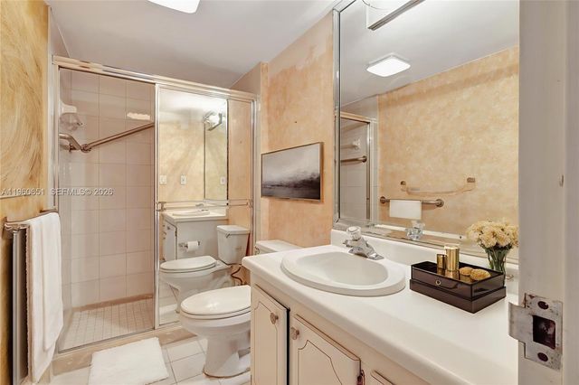 20100 W Country Club Dr 405, Aventura, FL 33180