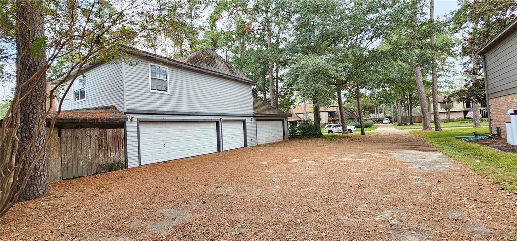 15206 Beacham Drive, Houston, TX 77070