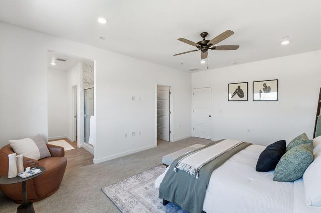 1061 Fruitwood Avenue, Clovis, CA 93619