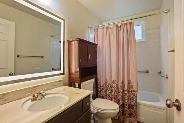 8120 Independence Ave, Stockton, CA 95209