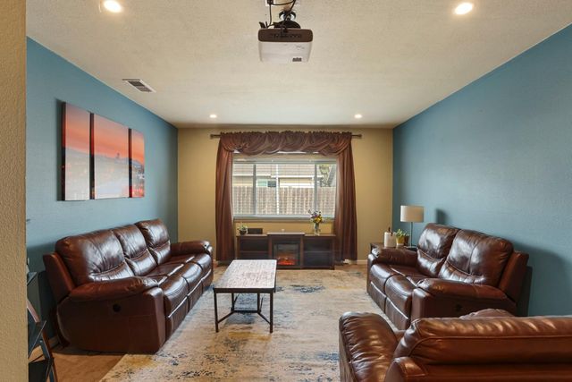 8120 Independence Ave, Stockton, CA 95209