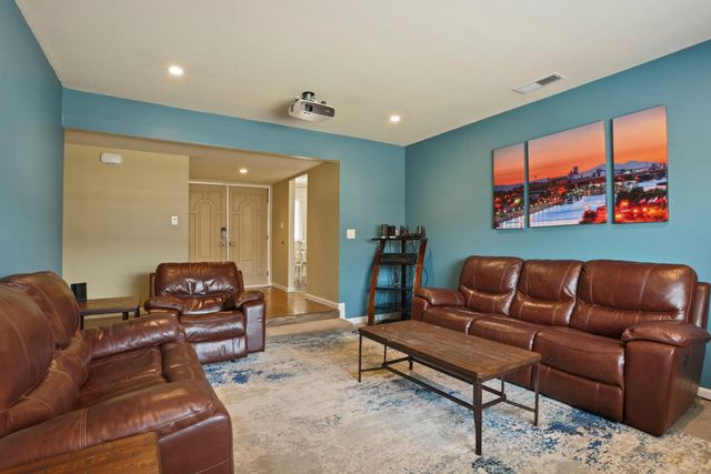 8120 Independence Ave, Stockton, CA 95209