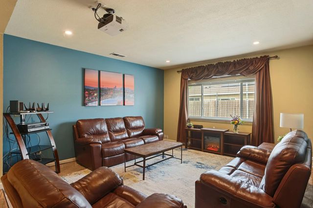 8120 Independence Ave, Stockton, CA 95209