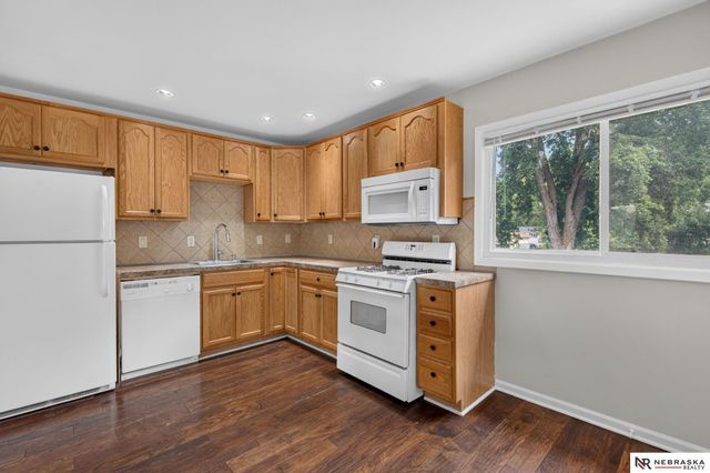 3209 S 90th Avenue, Omaha, NE 68124