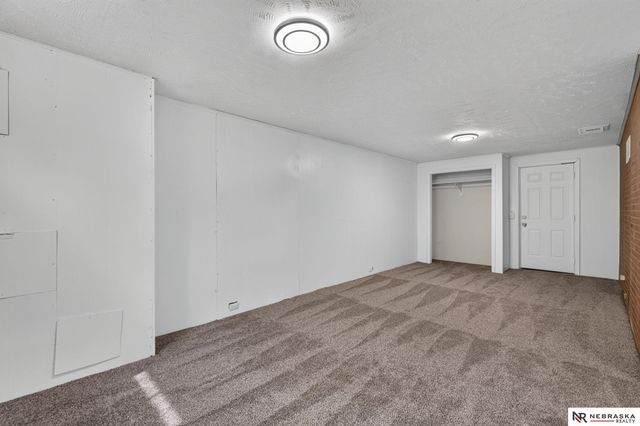 3209 S 90th Avenue, Omaha, NE 68124