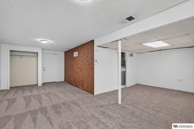 3209 S 90th Avenue, Omaha, NE 68124
