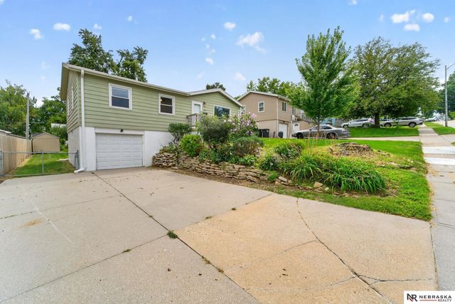 3209 S 90th Avenue, Omaha, NE 68124