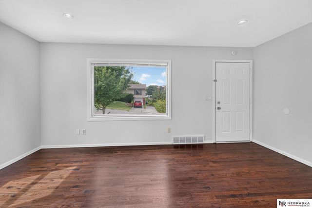 3209 S 90th Avenue, Omaha, NE 68124