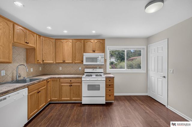 3209 S 90th Avenue, Omaha, NE 68124
