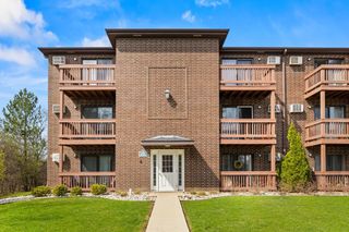 1000 Spruce Street 2A, Glendale Heights, IL 60139