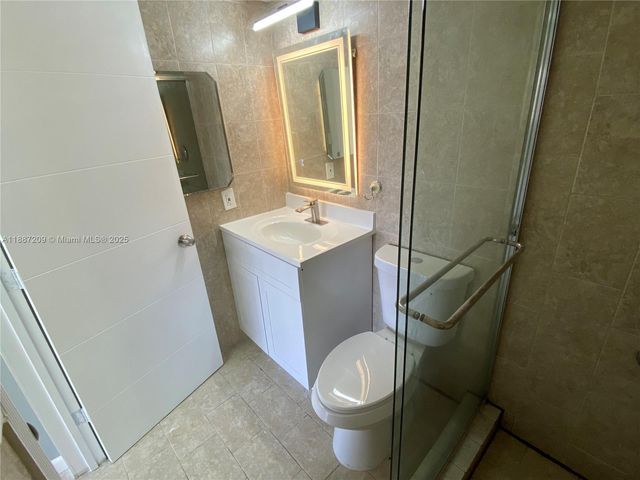 2025 NE 164th St 807, North Miami Beach, FL 33162