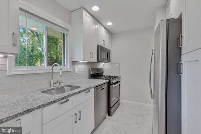 3911 EGAN DR, Fairfax, VA 22030