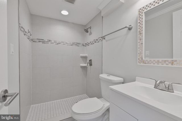 3911 EGAN DR, Fairfax, VA 22030