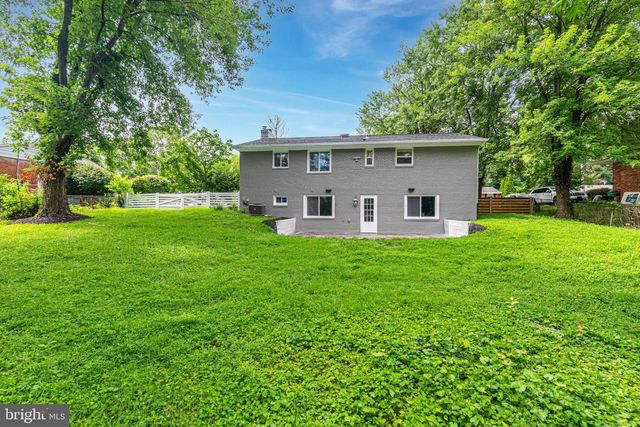 3911 EGAN DR, Fairfax, VA 22030