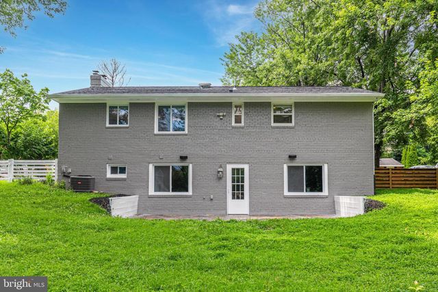 3911 EGAN DR, Fairfax, VA 22030