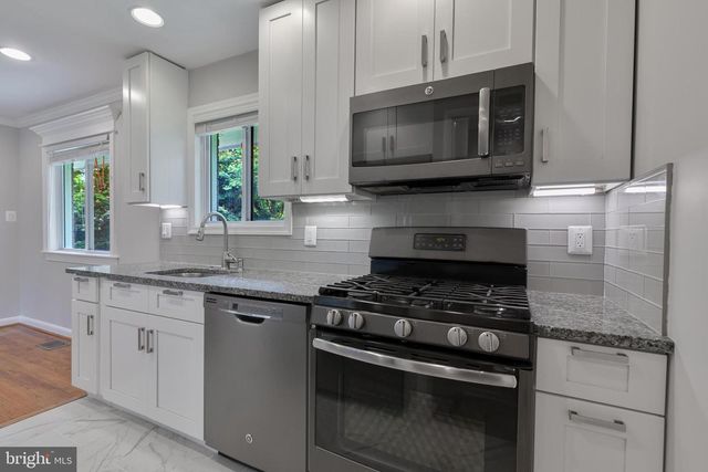 3911 EGAN DR, Fairfax, VA 22030