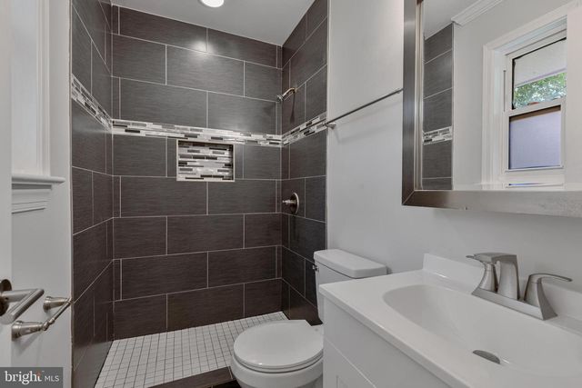 3911 EGAN DR, Fairfax, VA 22030