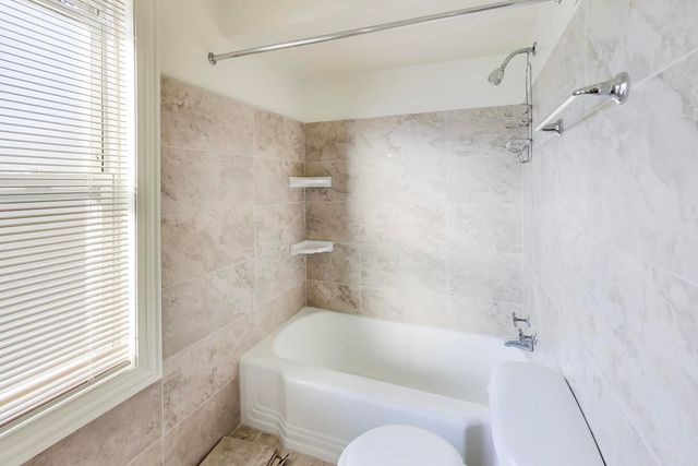 9637 S Wood Street, Chicago, IL 60643