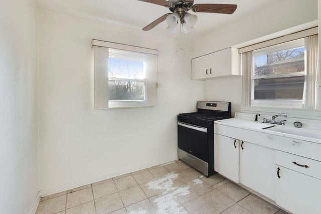 9637 S Wood Street, Chicago, IL 60643