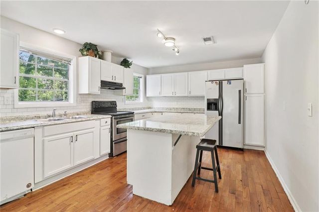 2344 Chestnut Log Place, Lithia Springs, GA 30122