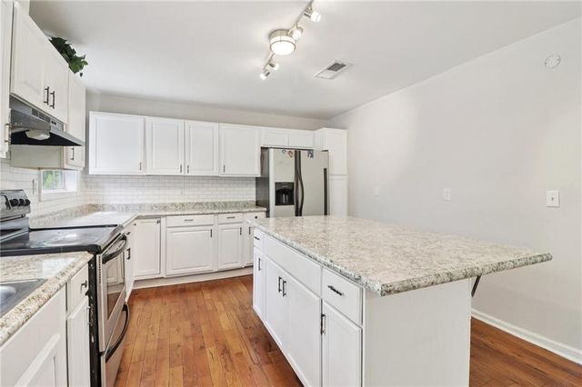 2344 Chestnut Log Place, Lithia Springs, GA 30122