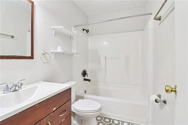 2344 Chestnut Log Place, Lithia Springs, GA 30122