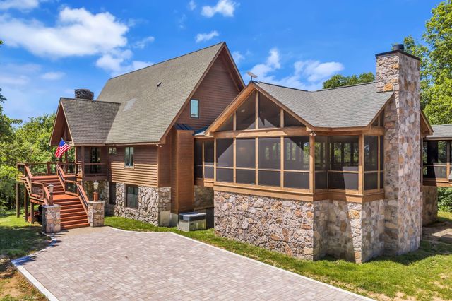 4059 Jimmy Gray Robinson Rd, Williamsport, TN 38487