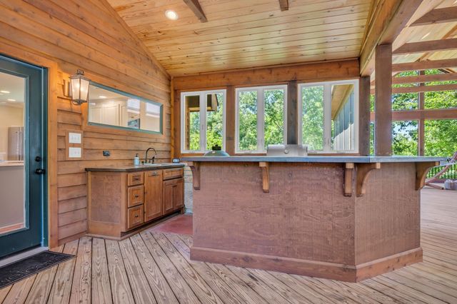 4059 Jimmy Gray Robinson Rd, Williamsport, TN 38487