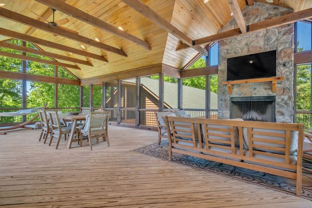 4059 Jimmy Gray Robinson Rd, Williamsport, TN 38487
