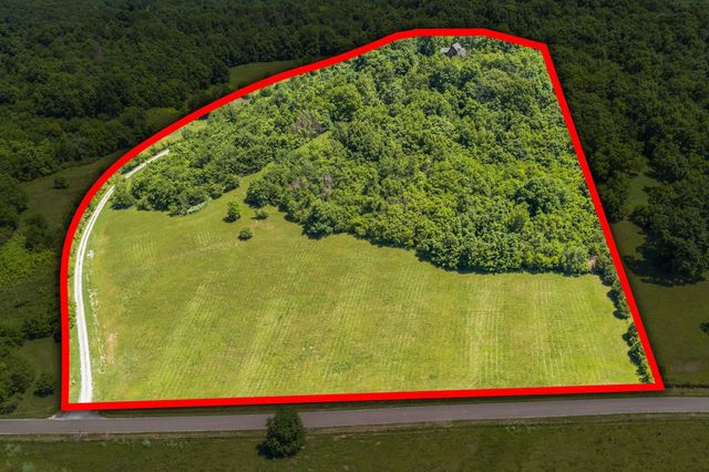 4059 Jimmy Gray Robinson Rd, Williamsport, TN 38487