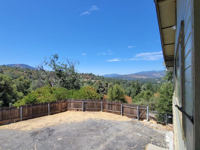 50689 Critter Creek Lane, Oakhurst, CA 93644