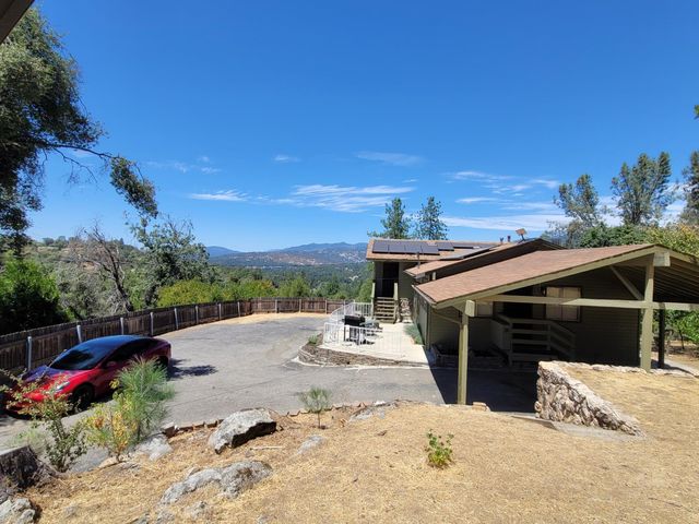 50689 Critter Creek Lane, Oakhurst, CA 93644