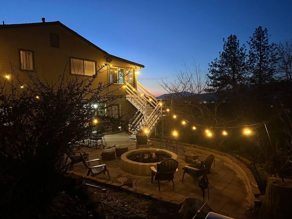 Image 1 of property listing at 50689 Critter Creek Lane, Oakhurst, CA 93644