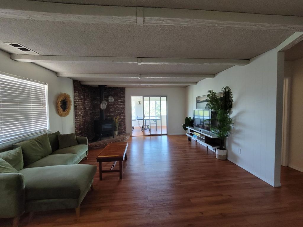 Image 12 of property listing at 50689 Critter Creek Lane, Oakhurst, CA 93644