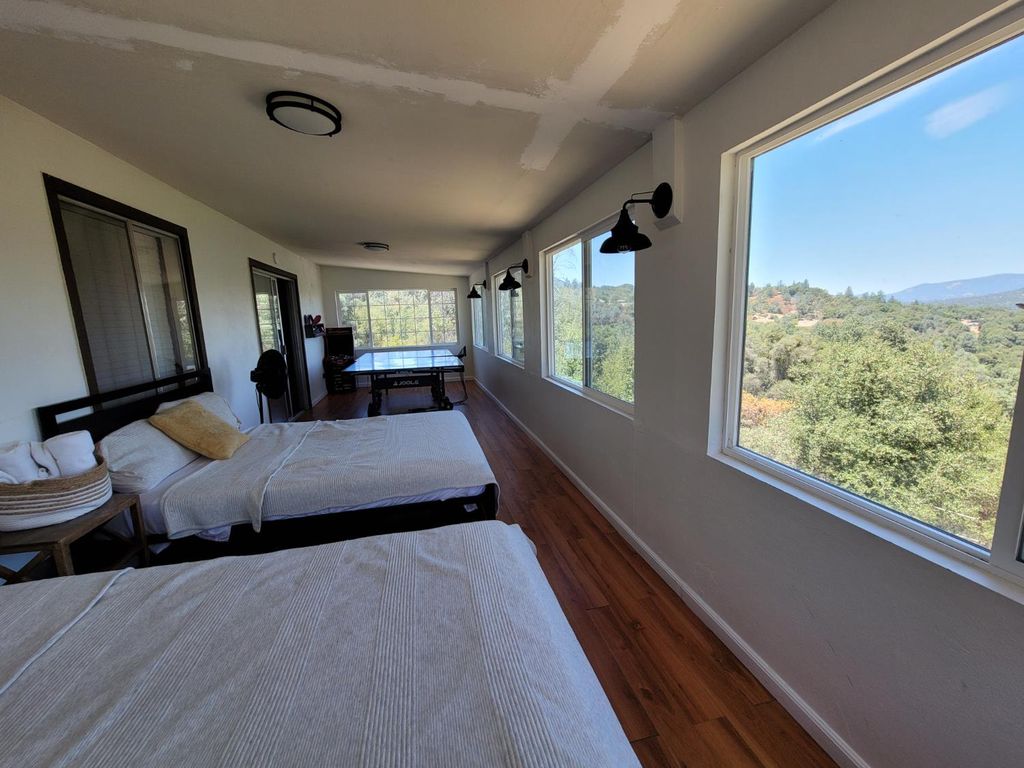 Image 14 of property listing at 50689 Critter Creek Lane, Oakhurst, CA 93644