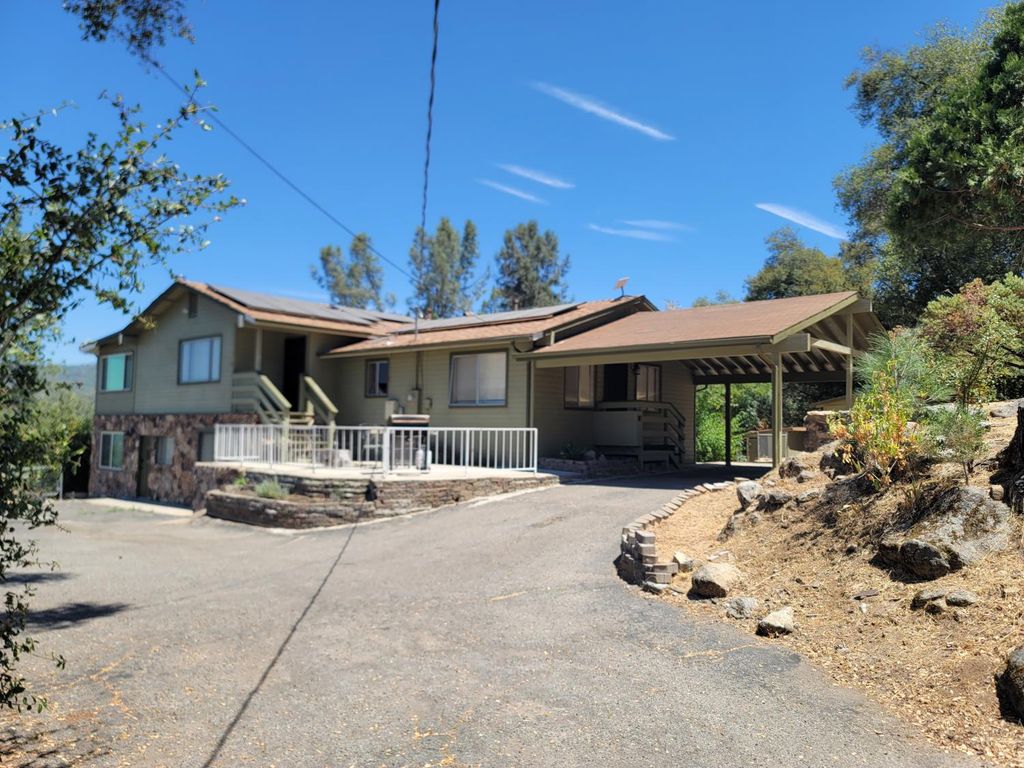 Image 3 of property listing at 50689 Critter Creek Lane, Oakhurst, CA 93644