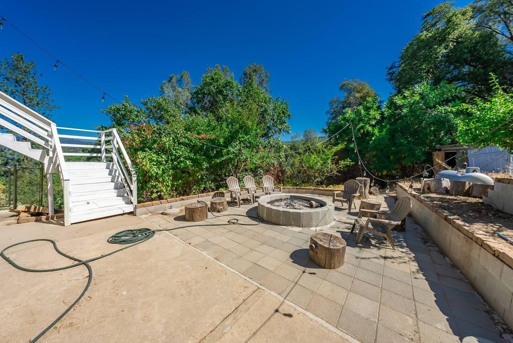 Image 39 of property listing at 50689 Critter Creek Lane, Oakhurst, CA 93644