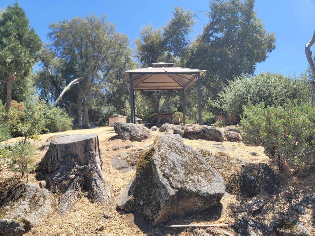 Image 40 of property listing at 50689 Critter Creek Lane, Oakhurst, CA 93644