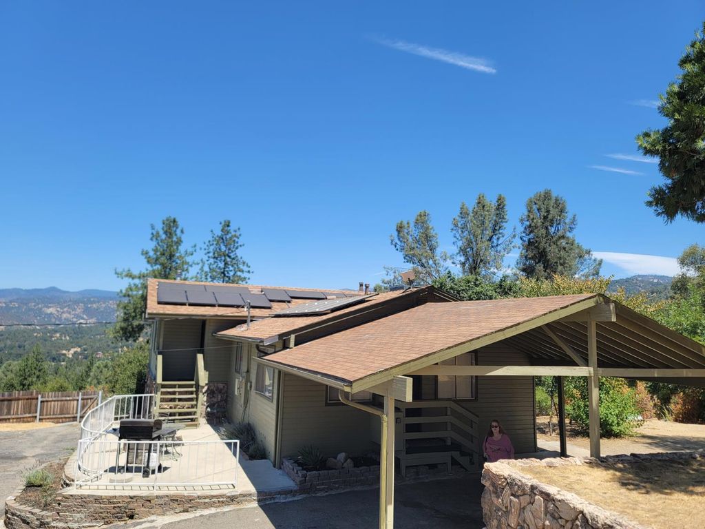 Image 42 of property listing at 50689 Critter Creek Lane, Oakhurst, CA 93644