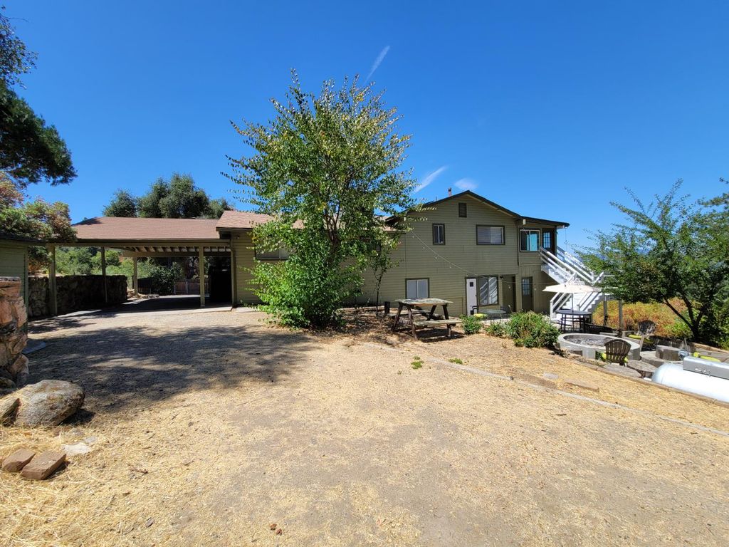Image 45 of property listing at 50689 Critter Creek Lane, Oakhurst, CA 93644