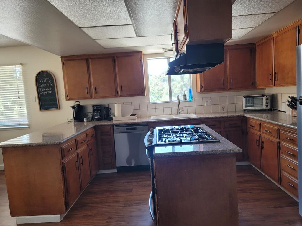 Image 5 of property listing at 50689 Critter Creek Lane, Oakhurst, CA 93644