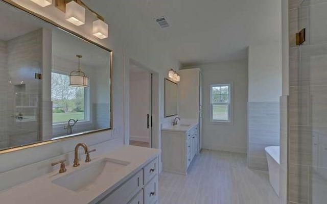 317 Bell Creek Cove Road, Hiawassee, GA 30546