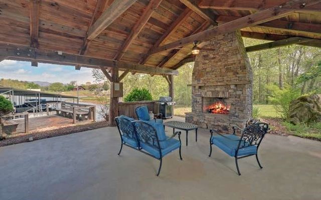 317 Bell Creek Cove Road, Hiawassee, GA 30546