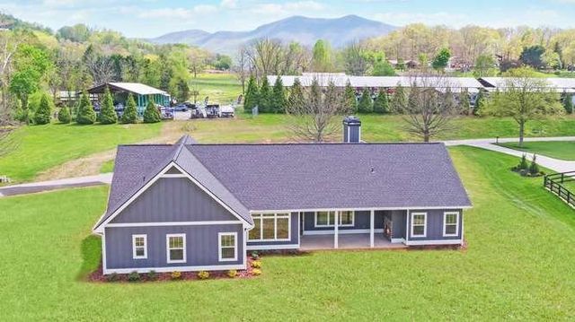 317 Bell Creek Cove Road, Hiawassee, GA 30546